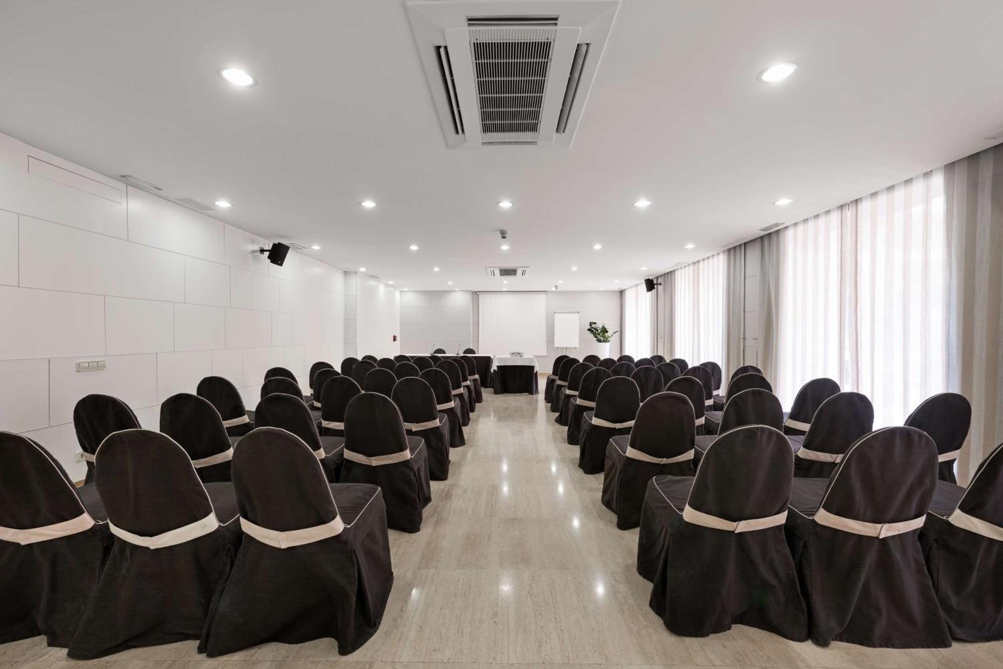 Hotel Nh Castellon Mindoro 4*