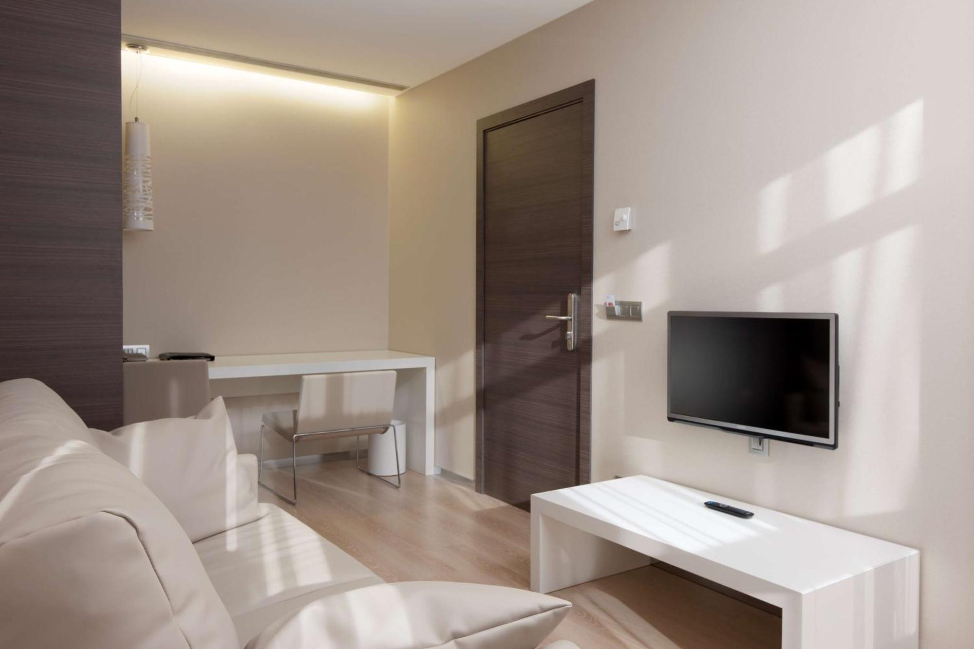 Nh Castellon Mindoro 4*