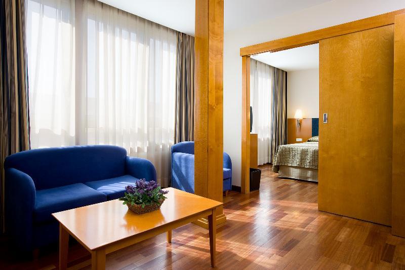 Nh Castellon Mindoro Hotel
