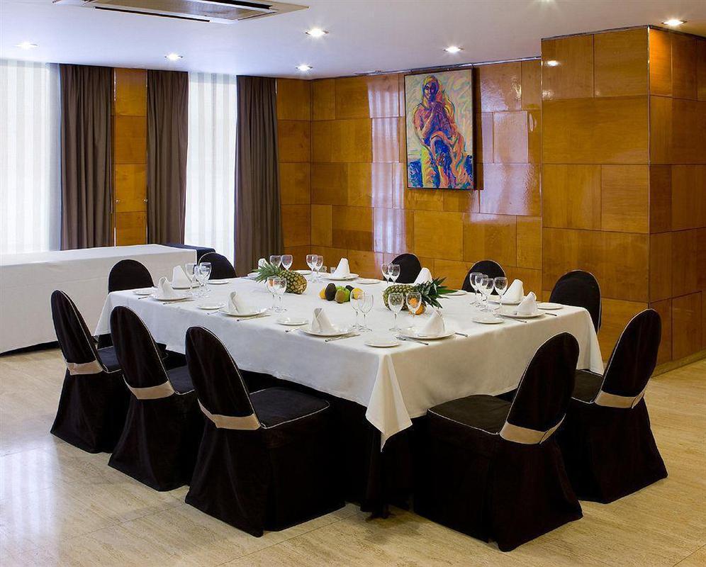 Hotel Nh Castellon Mindoro 4*