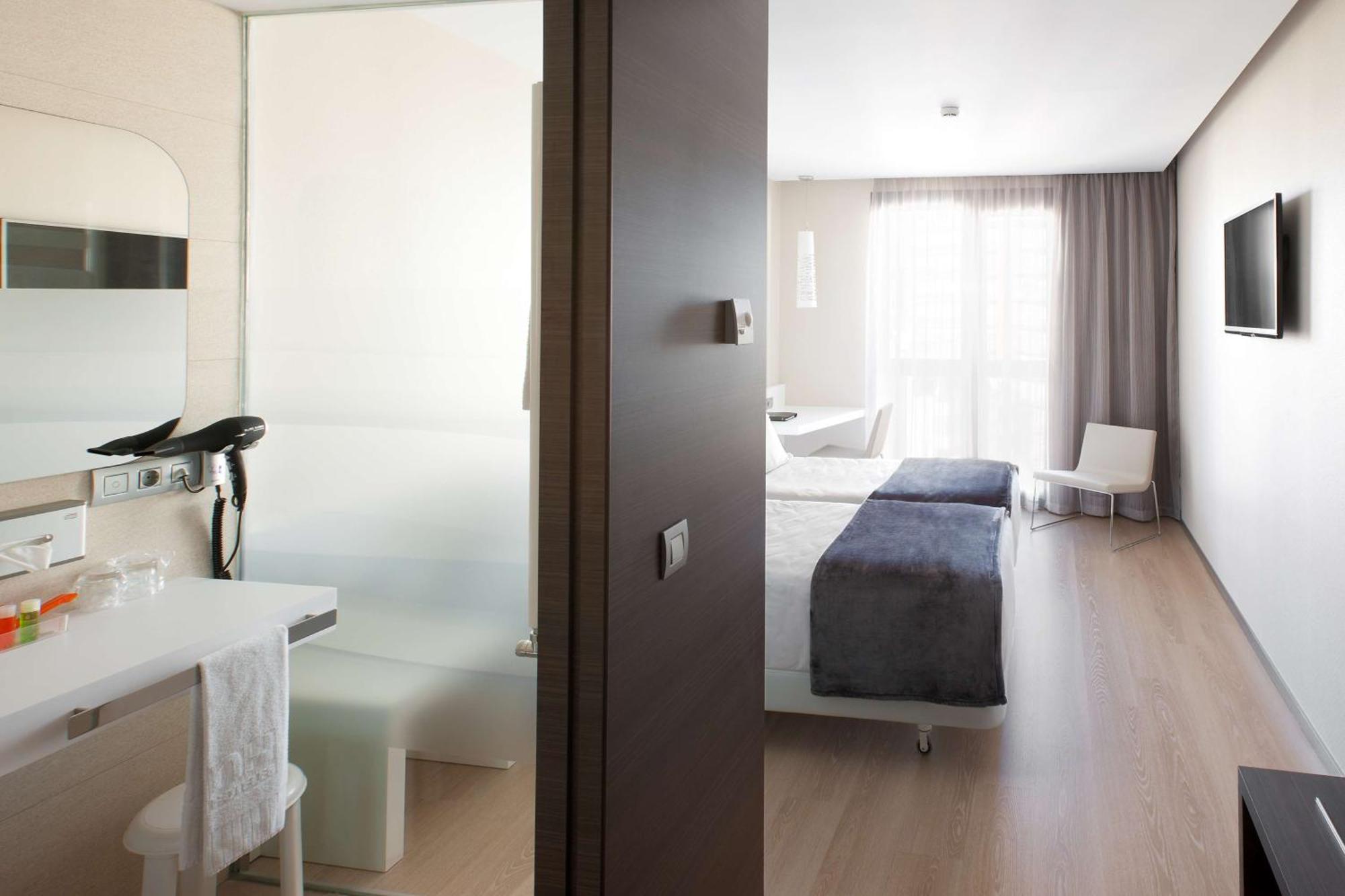 Hotel Nh Castellon Mindoro 4*